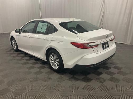 Ice 2025 Toyota Camry LE