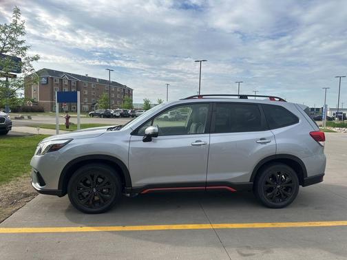 Ice Silver Metallic 2022 Subaru Forester Sport