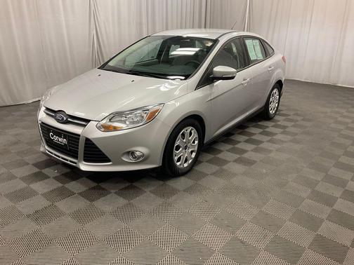 Ingot Silver Metallic 2012 Ford Focus SE