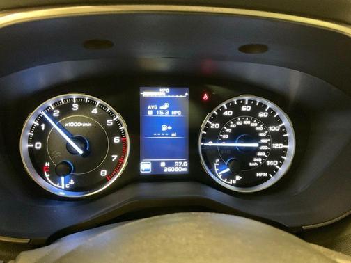 Ice Silver Metallic 2022 Subaru Ascent Limited 7-Passenger