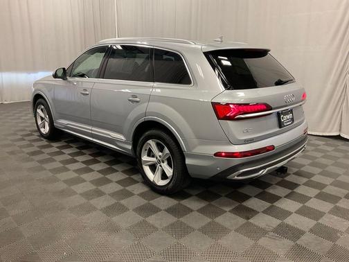 Florett Silver Metallic 2022 Audi Q7 45 Premium