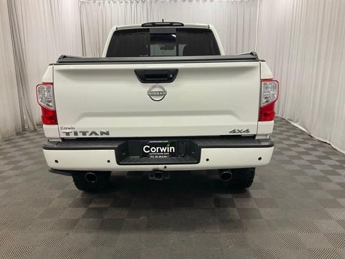 2023 Nissan Titan SV