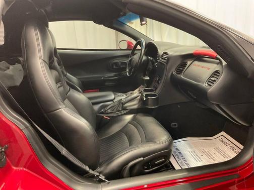 Magnetic Red Metallic 2000 Chevrolet Corvette