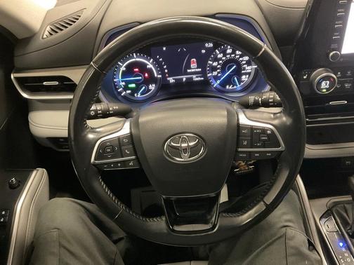 2021 Toyota Highlander Hybrid XLE