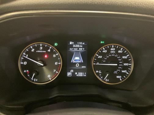 Crystal White Pearl 2024 Subaru Outback Wilderness