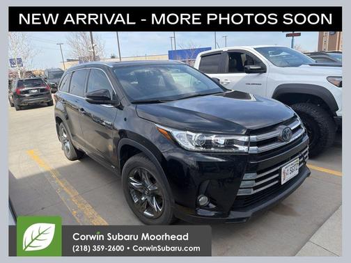 Midnight Black Metallic 2018 Toyota Highlander Hybrid Limited Platinum