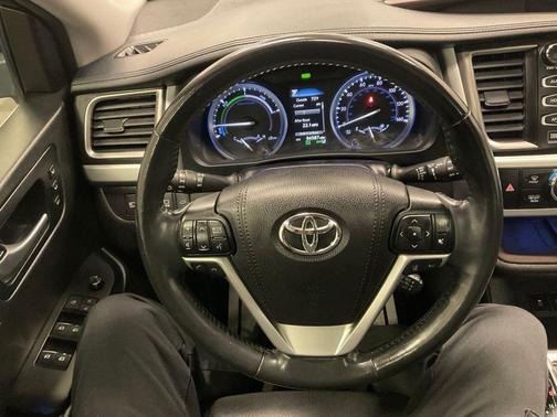Midnight Black Metallic 2018 Toyota Highlander Hybrid Limited Platinum