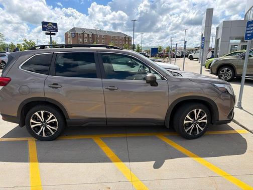Brilliant Bronze Metallic 2022 Subaru Forester Limited