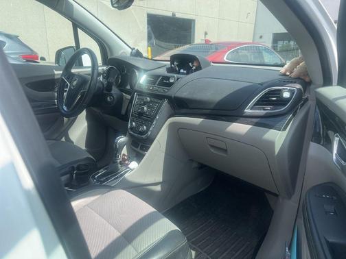 White Pearl Tri-Coat 2013 Buick Encore Base