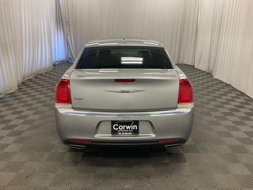 Billet Silver Metallic Clearcoat 2018 Chrysler 300 Limited