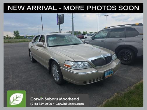 Light French Silk Clearcoat Metallic 2007 Lincoln Town Car Signature Limited