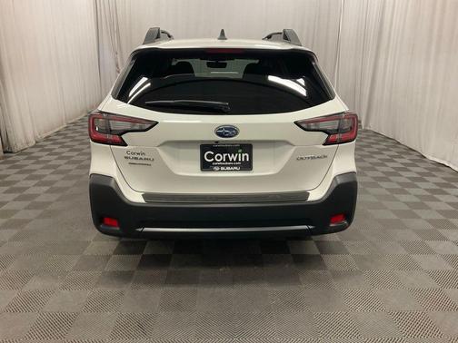 Crystal White Pearl 2025 Subaru Outback Premium