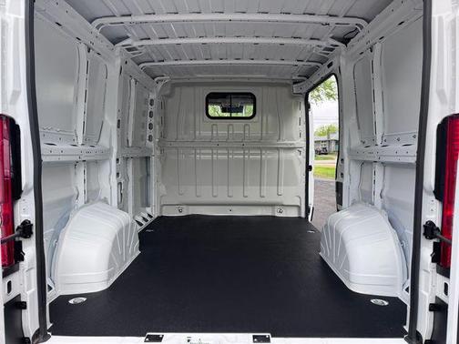 Bright White Clearcoat 2025 RAM ProMaster 1500 Low Roof