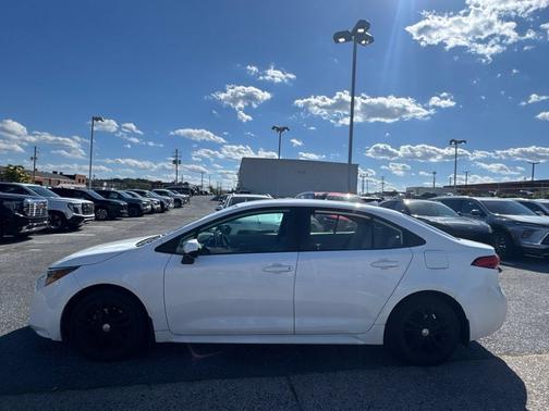 Super White 2020 Toyota Corolla LE