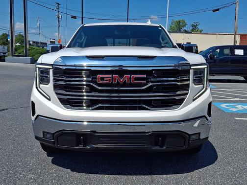 White Frost Tricoat 2023 GMC Sierra 1500 SLT