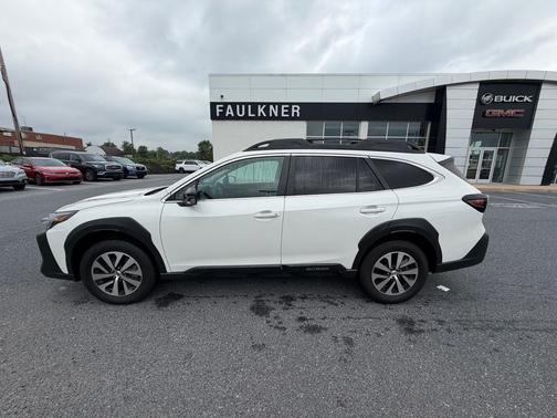 Crystal White Pearl 2025 Subaru Outback Premium