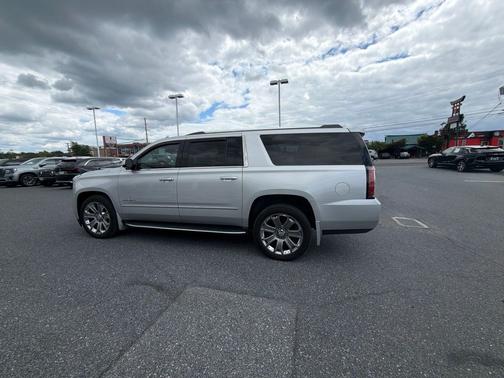 Quicksilver Metallic 2018 GMC Yukon XL Denali