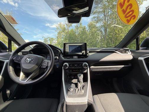2022 Toyota RAV4 Hybrid SE