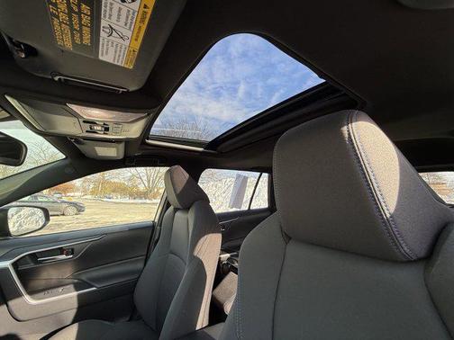 2023 Toyota RAV4 Hybrid SE