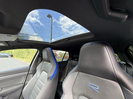 2022 Volkswagen Golf R 2.0T Manual