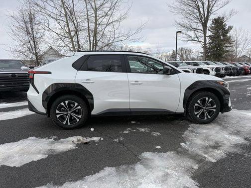 2024 Toyota bZ4X XLE