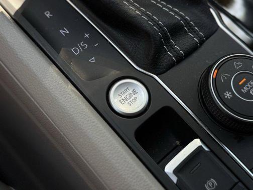 2021 Volkswagen Atlas 3.6L SEL Premium