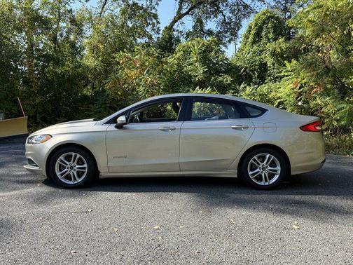 2018 Ford Fusion Hybrid SE