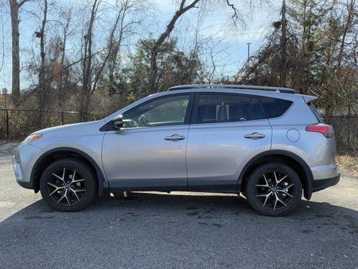 2018 Toyota RAV4 SE