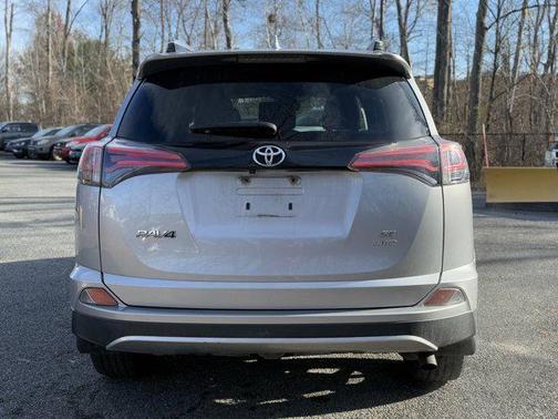 2018 Toyota RAV4 SE