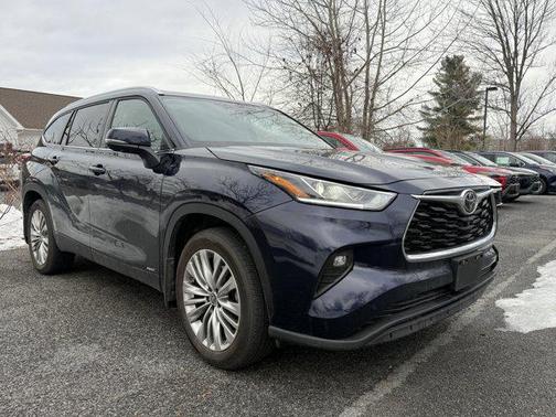 2025 Toyota Highlander Hybrid Platinum