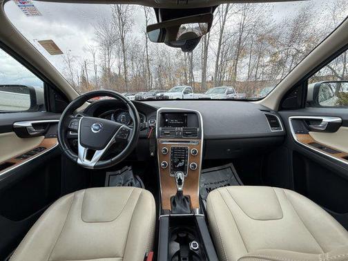 2017 Volvo XC60 T5 Inscription