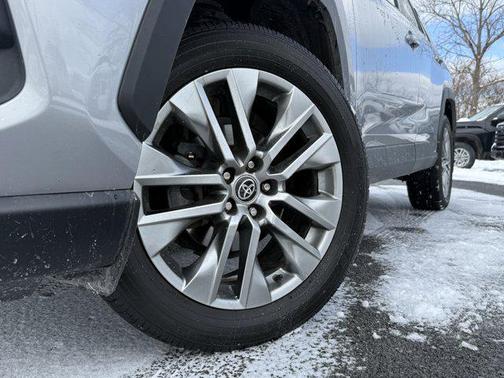 2022 Toyota RAV4 XLE Premium