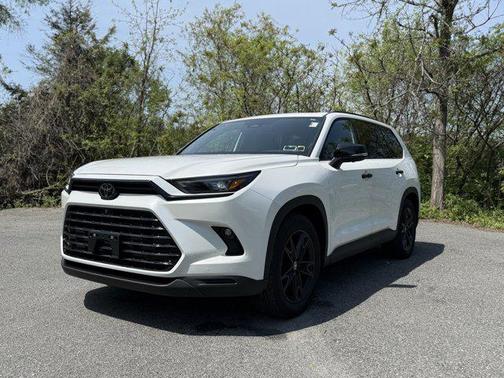 Pearl 2025 Toyota Grand Highlander Hybrid Nightshade Edition