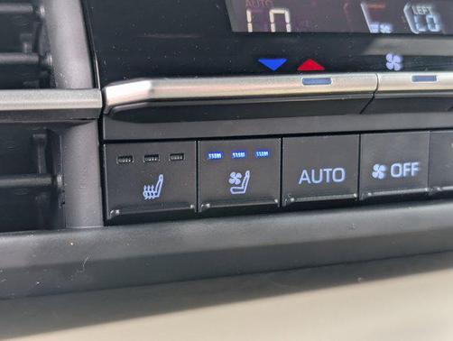 2022 Toyota Sienna Platinum 7 Passenger