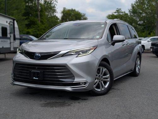 2022 Toyota Sienna Platinum 7 Passenger