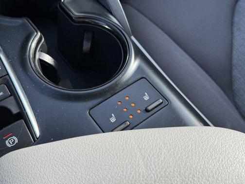 2019 Toyota Camry Hybrid LE