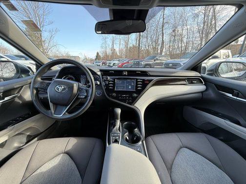 2019 Toyota Camry Hybrid LE
