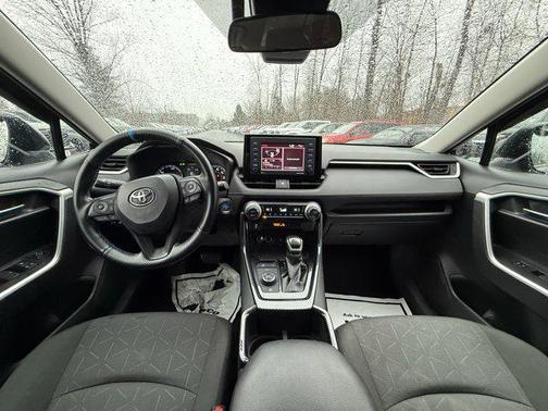 2022 Toyota RAV4 Hybrid XLE