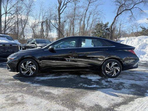 2024 Hyundai ELANTRA HEV Limited