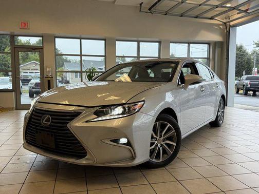 2016 Lexus ES 300h Base