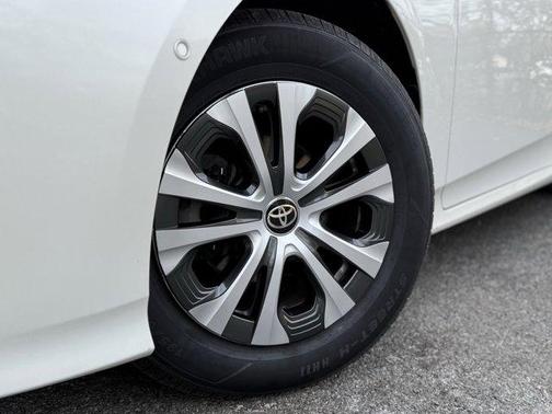 2019 Toyota Prius XLE