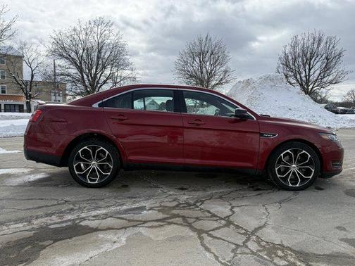 2016 Ford Taurus SHO