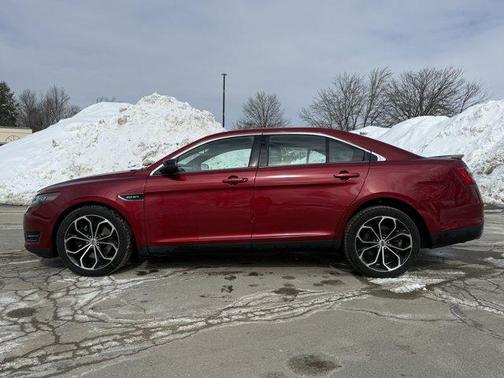 2016 Ford Taurus SHO