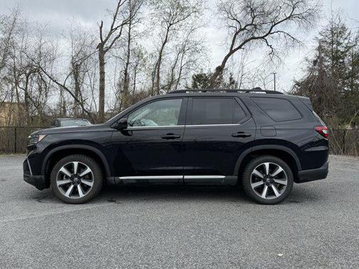 Black 2023 Honda Pilot AWD Elite