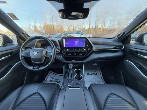 2023 Toyota Highlander XSE