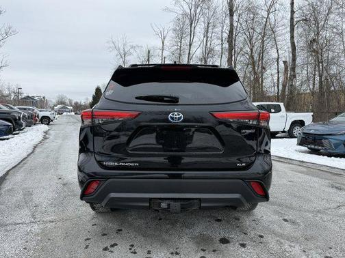 2021 Toyota Highlander Hybrid XLE