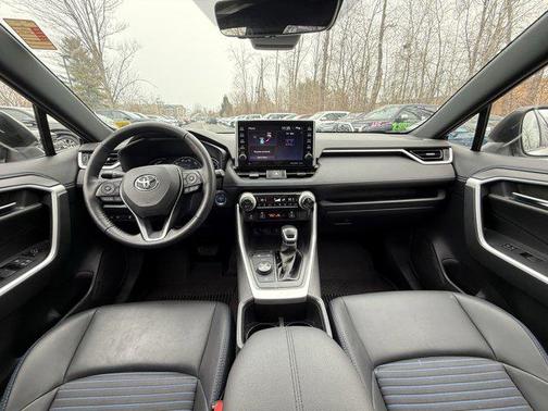 2022 Toyota RAV4 Hybrid SE
