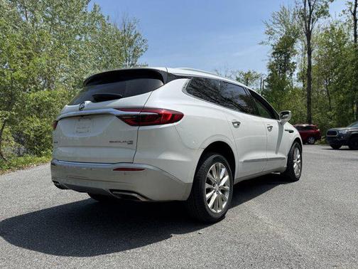 White Frost Tricoat 2018 Buick Enclave Essence