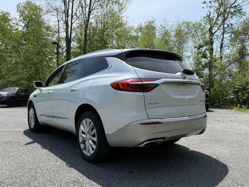 White Frost Tricoat 2018 Buick Enclave Essence