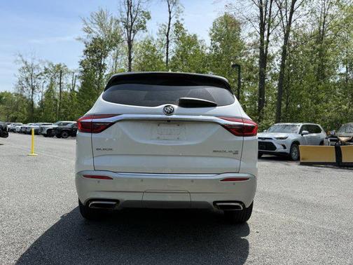 White Frost Tricoat 2018 Buick Enclave Essence